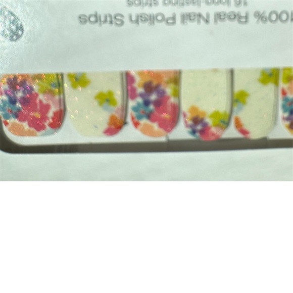 Color Street “Avent Garden” Nail Strips - Picture 3 of 4